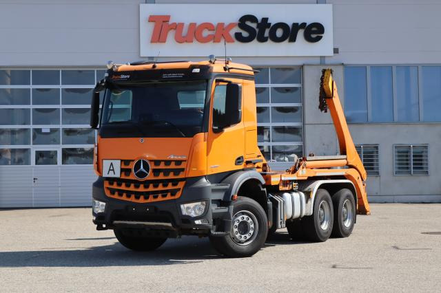 Mercedes-Benz Arocs 3353K ABSETZER - Camión portacontenedor de cadenas: foto 1 Mercedes-Benz Arocs 3353K ABSETZER - Camión portacontenedor de cadenas: foto 1