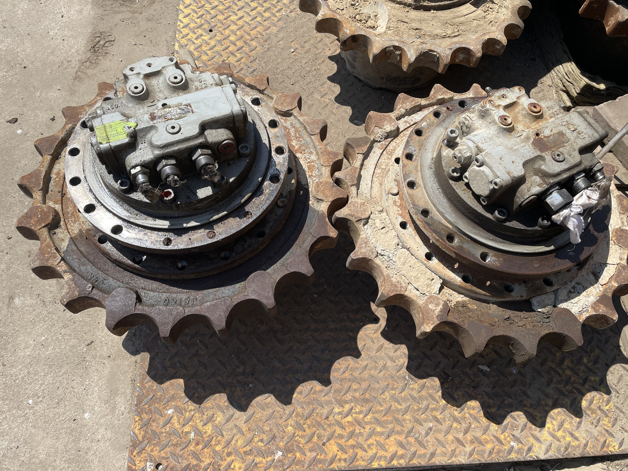 HITACHI EX 215 - Mando final para Excavadora de cadenas: foto 2 HITACHI EX 215 - Mando final para Excavadora de cadenas: foto 2