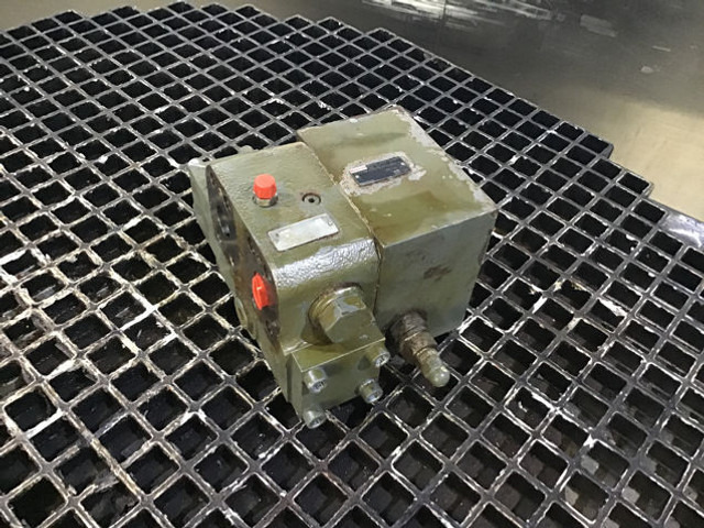 Liebherr Brake Valve - Hidráulica: foto 1 Liebherr Brake Valve - Hidráulica: foto 1