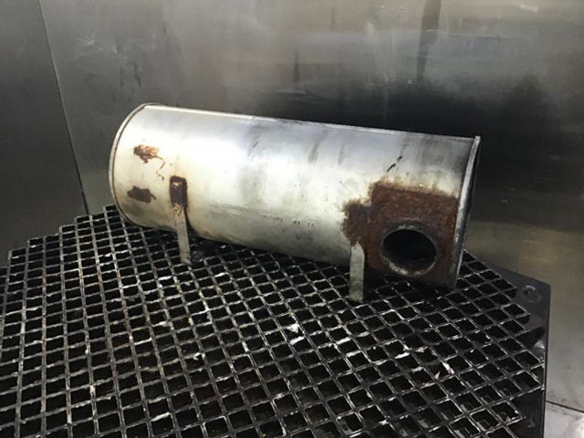 Liebherr Exhaust Silencer - Silenciador: foto 2 Liebherr Exhaust Silencer - Silenciador: foto 2