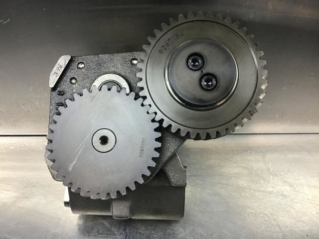 Liebherr Lubricating Oil Pump - Bomba de aceite: foto 3 Liebherr Lubricating Oil Pump - Bomba de aceite: foto 3