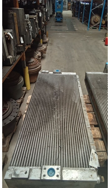 Liebherr Oilcooler - Enfriador de aceite: foto 1 Liebherr Oilcooler - Enfriador de aceite: foto 1