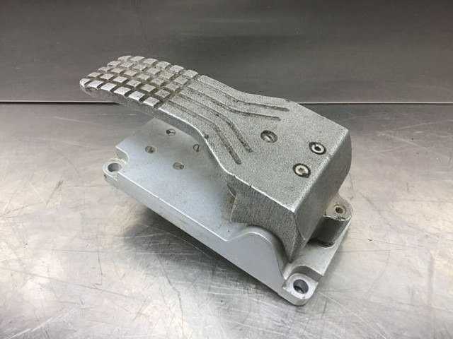 Liebherr Pedal - Pedal: foto 1 Liebherr Pedal - Pedal: foto 1