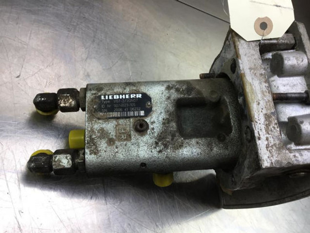 Liebherr Pedal - Pedal: foto 2 Liebherr Pedal - Pedal: foto 2