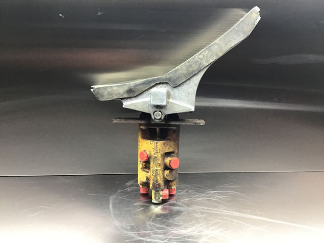 Liebherr Pilot Control Unit - Pedal: foto 2 Liebherr Pilot Control Unit - Pedal: foto 2