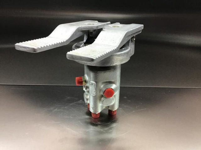 Liebherr Pilot Control Unit - Pedal: foto 1 Liebherr Pilot Control Unit - Pedal: foto 1