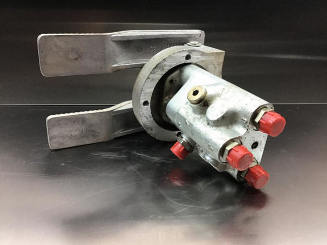 Liebherr Pilot Control Unit - Pedal: foto 4 Liebherr Pilot Control Unit - Pedal: foto 4