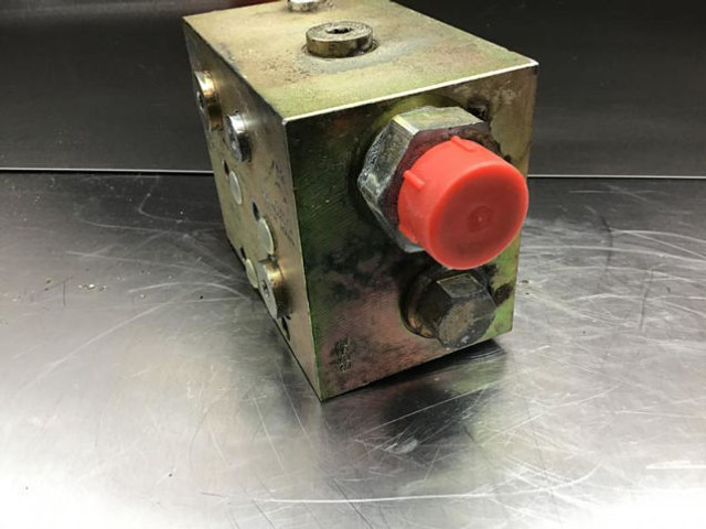 Motor y piezas Liebherr Safety Valve: foto 6 Motor y piezas Liebherr Safety Valve: foto 6