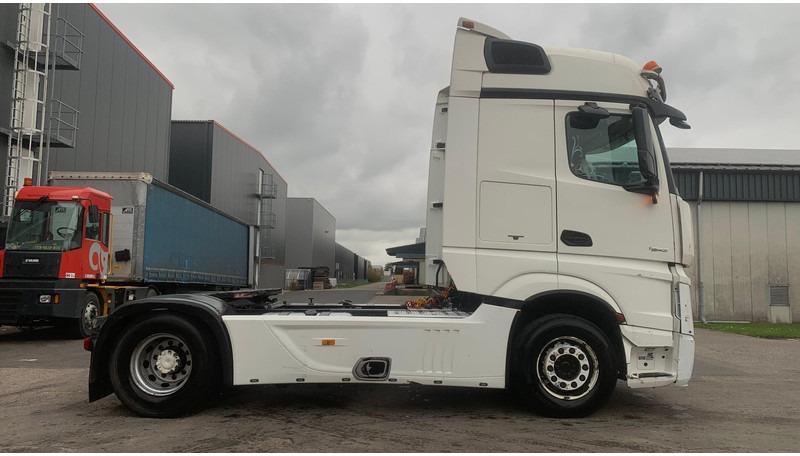 Mercedes-Benz Actros 1942 Dakspoiler + Koelkast - Cabeza tractora: foto 5 Mercedes-Benz Actros 1942 Dakspoiler + Koelkast - Cabeza tractora: foto 5