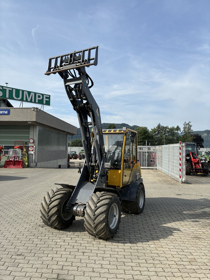 Eurotrac Eurotrac W13 - Cargadora articulada: foto 1 Eurotrac Eurotrac W13 - Cargadora articulada: foto 1
