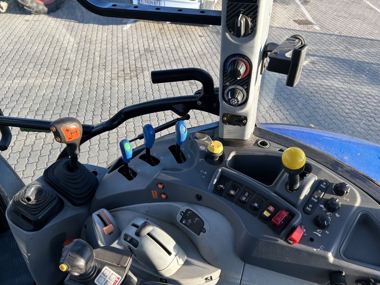 New Holland T 5.105 - Tractor: foto 3 New Holland T 5.105 - Tractor: foto 3
