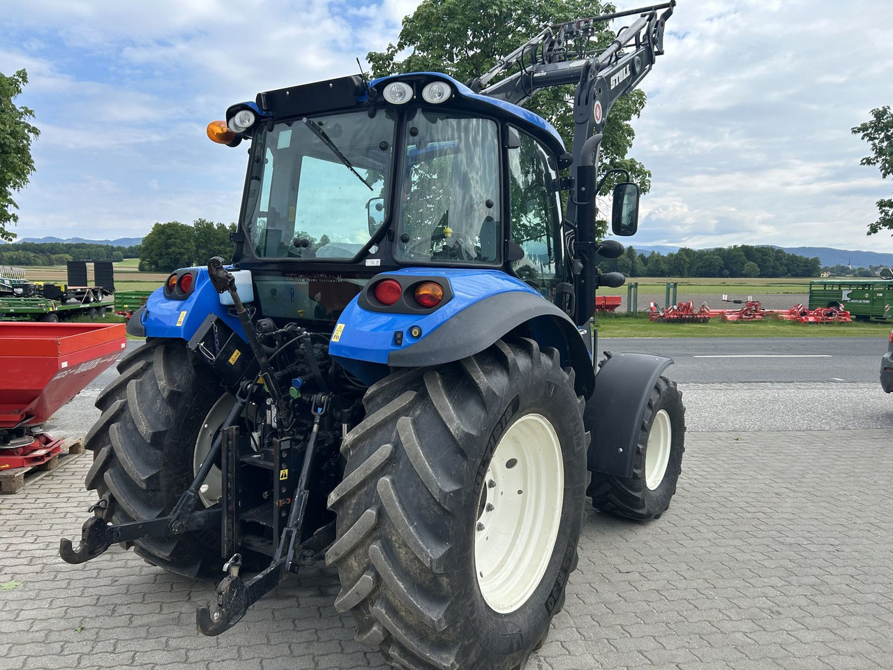 New Holland T4.105 - Tractor: foto 3 New Holland T4.105 - Tractor: foto 3