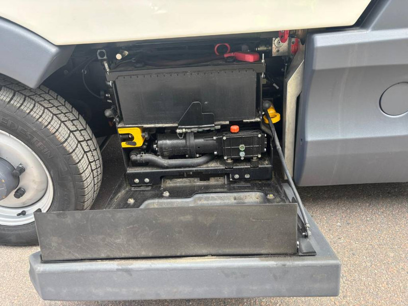 Barredora vial Mathieu MC-210 Azura Flex Street Sweeper: foto 14 Barredora vial Mathieu MC-210 Azura Flex Street Sweeper: foto 14