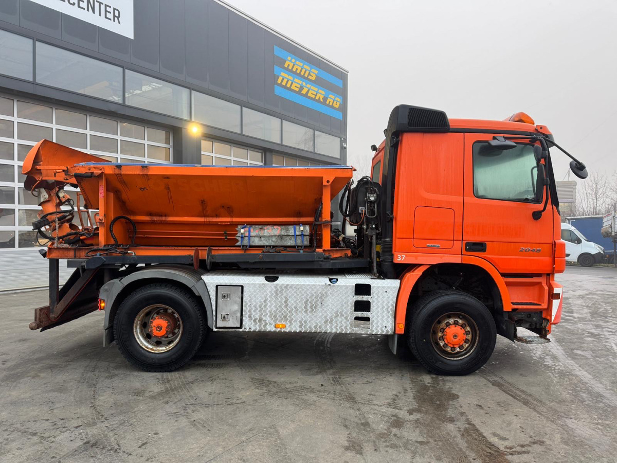 MERCEDES Actros 2048 4x4 Winterdienst - Cabeza tractora: foto 4 MERCEDES Actros 2048 4x4 Winterdienst - Cabeza tractora: foto 4