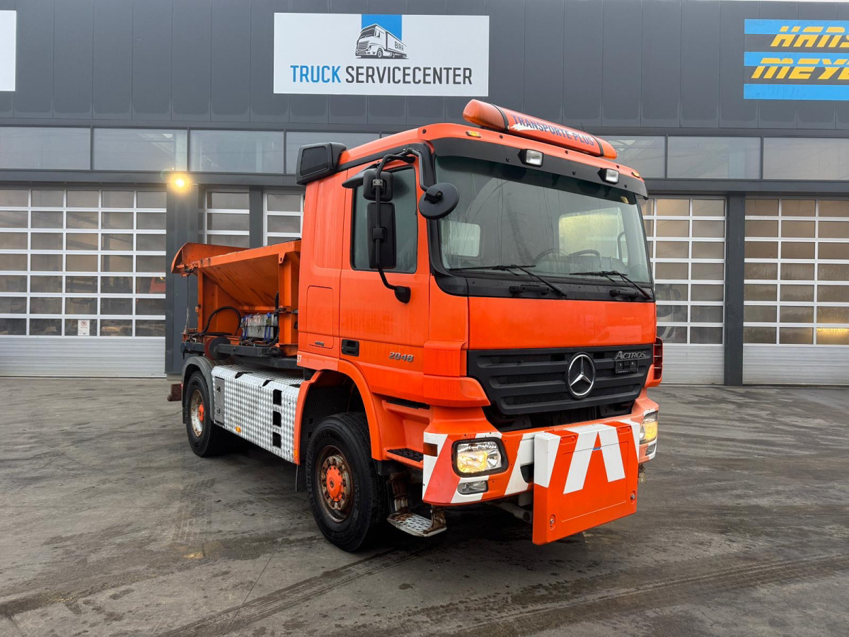 MERCEDES Actros 2048 4x4 Winterdienst - Cabeza tractora: foto 3 MERCEDES Actros 2048 4x4 Winterdienst - Cabeza tractora: foto 3