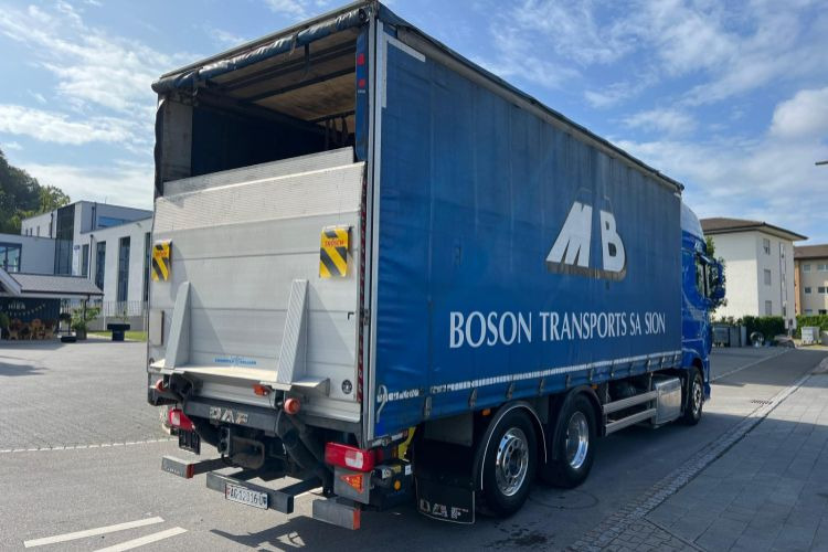 DAF XF510 6x2 - Camión lona: foto 5 DAF XF510 6x2 - Camión lona: foto 5