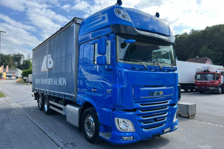 DAF XF510 6x2 - Camión lona: foto 3 DAF XF510 6x2 - Camión lona: foto 3