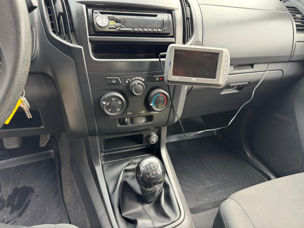 Leasing de ISUZU ATF S86 2.5Diesel 4x4 ISUZU ATF S86 2.5Diesel 4x4: foto 12