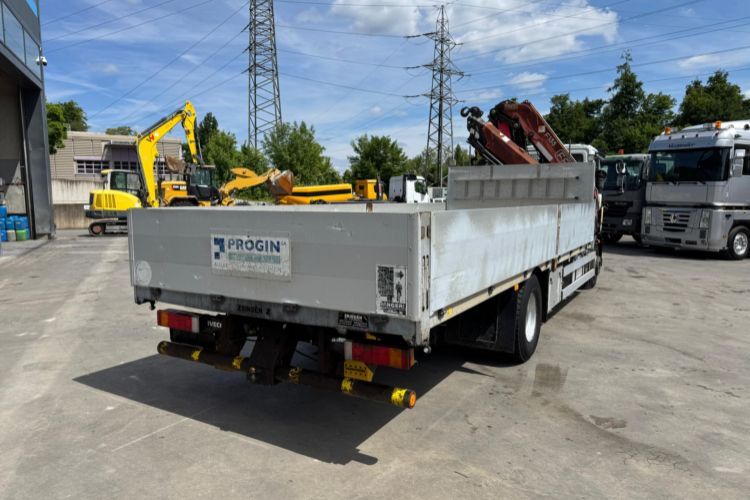 Iveco Eurocargo 160E28 Fassi 135-4 - Camión grúa: foto 5 Iveco Eurocargo 160E28 Fassi 135-4 - Camión grúa: foto 5