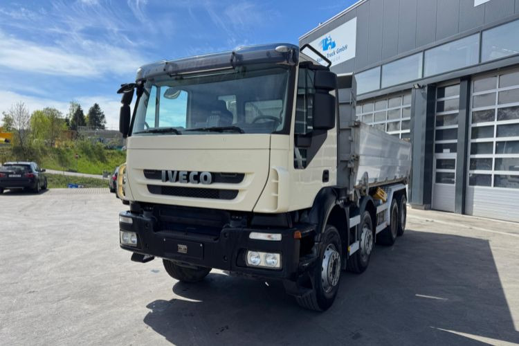 Iveco Trakker 450 8x4 - Camión volquete: foto 2 Iveco Trakker 450 8x4 - Camión volquete: foto 2