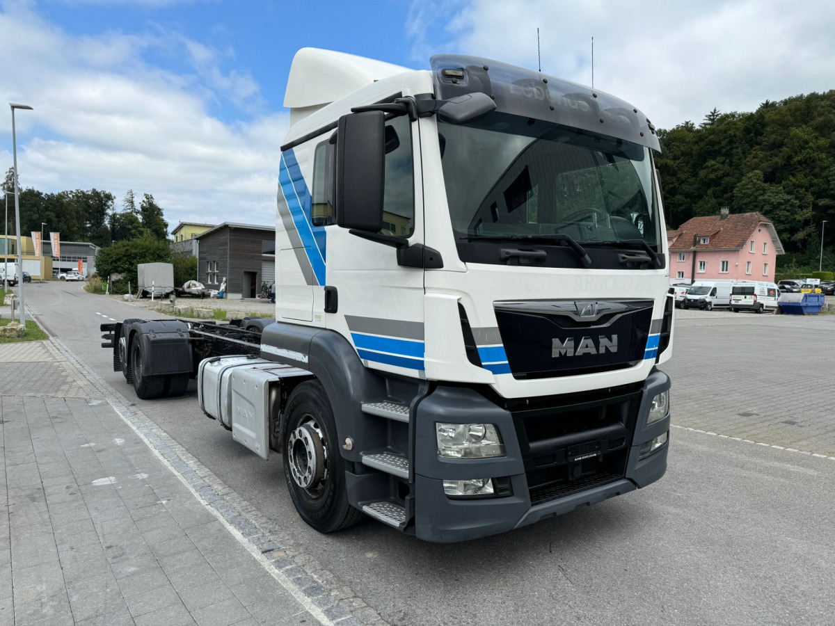 MAN TGS 26.440 6x2 Chassis - Camión chasis: foto 3 MAN TGS 26.440 6x2 Chassis - Camión chasis: foto 3
