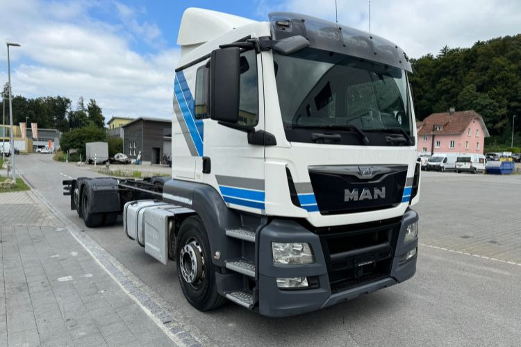 MAN TGS 26.440 6x2 Chassis - Camión chasis: foto 3 MAN TGS 26.440 6x2 Chassis - Camión chasis: foto 3