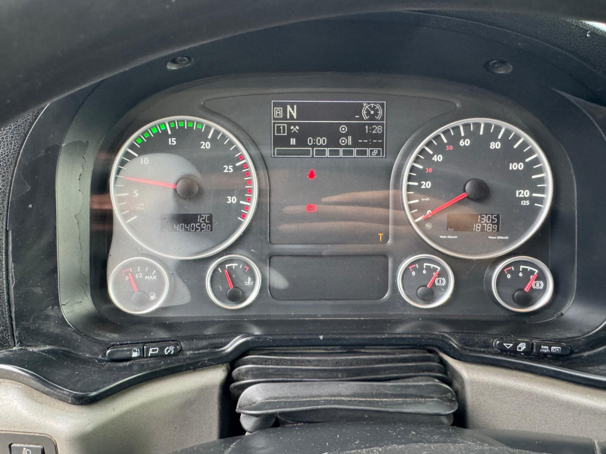 Camión hormigonera MAN TGS 32.480 8x4 Liebherr 9m3: foto 16