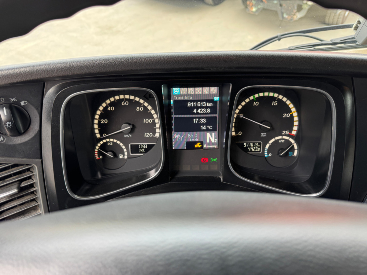 Leasing de MERCEDES Actros 2545 6x2 MERCEDES Actros 2545 6x2: foto 13