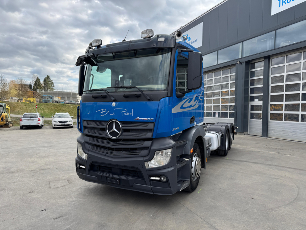 Camión chasis MERCEDES Actros 2545 6x2: foto 1