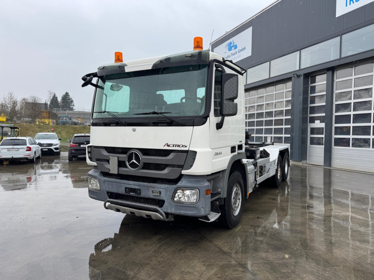 MERCEDES Actros 2644 6x4 Hiab - Camión multibasculante: foto 1 MERCEDES Actros 2644 6x4 Hiab - Camión multibasculante: foto 1