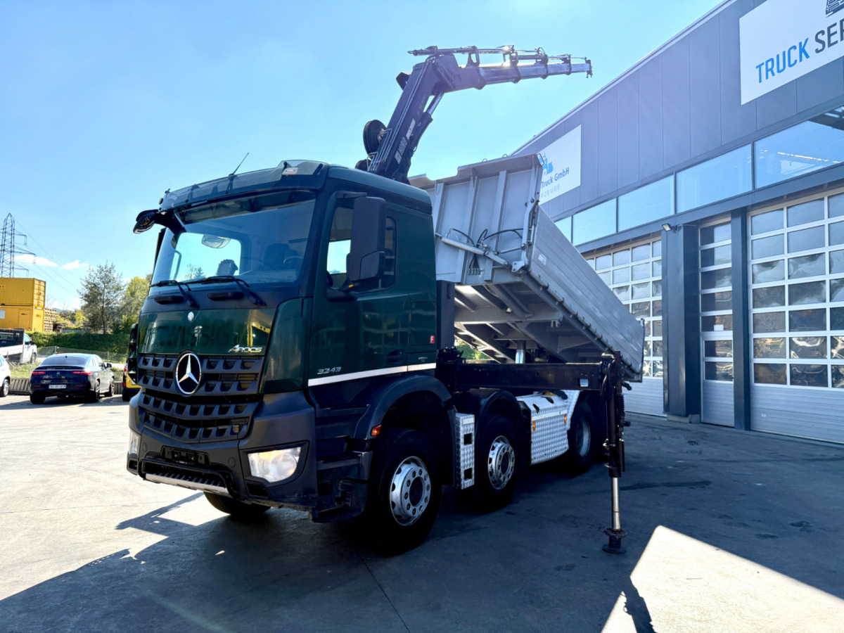 MERCEDES Arocs 3242 8x4 Hiab 166-4 - Camión volquete, Camión grúa: foto 3 MERCEDES Arocs 3242 8x4 Hiab 166-4 - Camión volquete, Camión grúa: foto 3