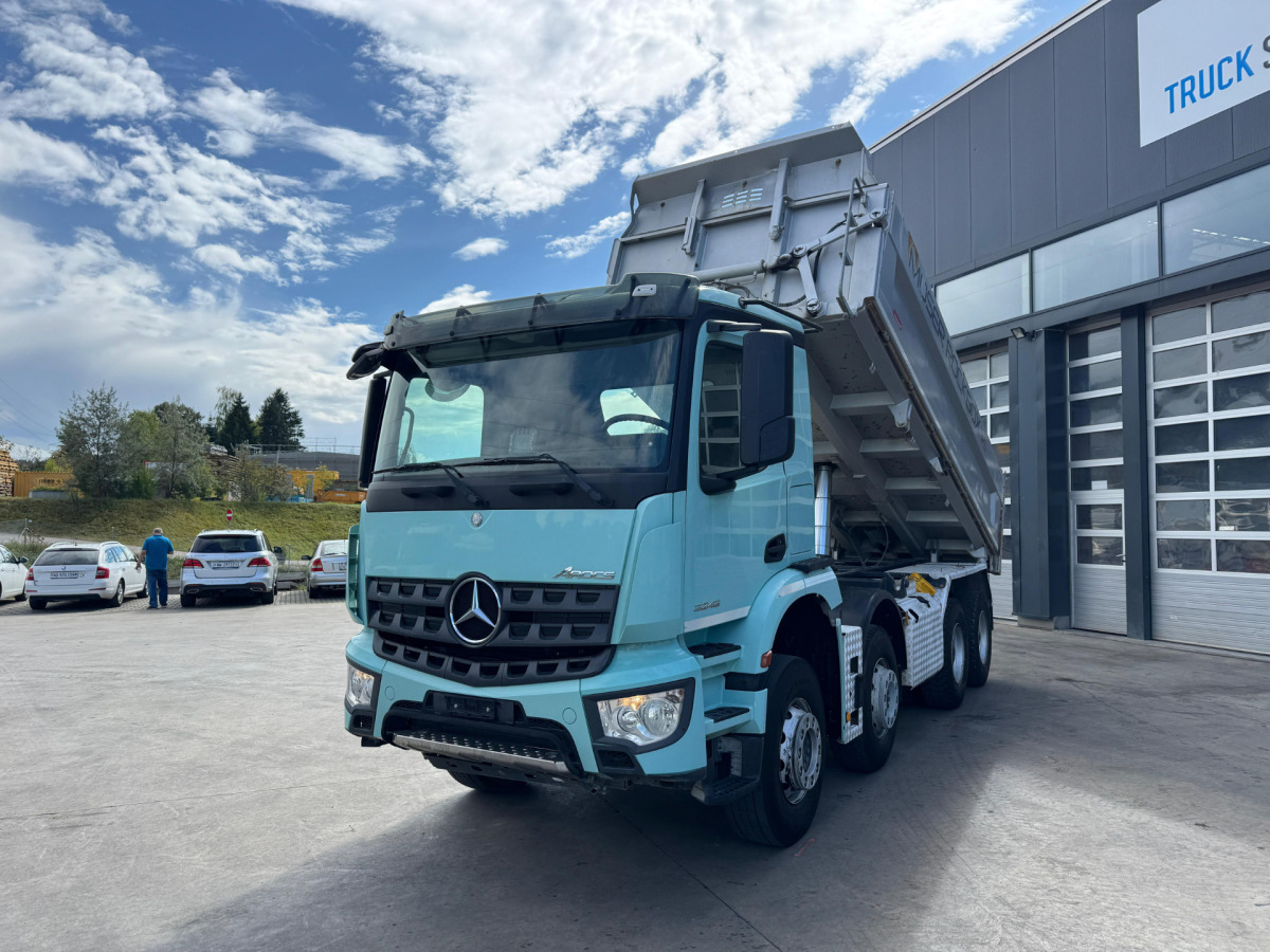 MERCEDES Arocs 3246 8x4 Moser - Camión portacontenedor de cadenas: foto 2 MERCEDES Arocs 3246 8x4 Moser - Camión portacontenedor de cadenas: foto 2