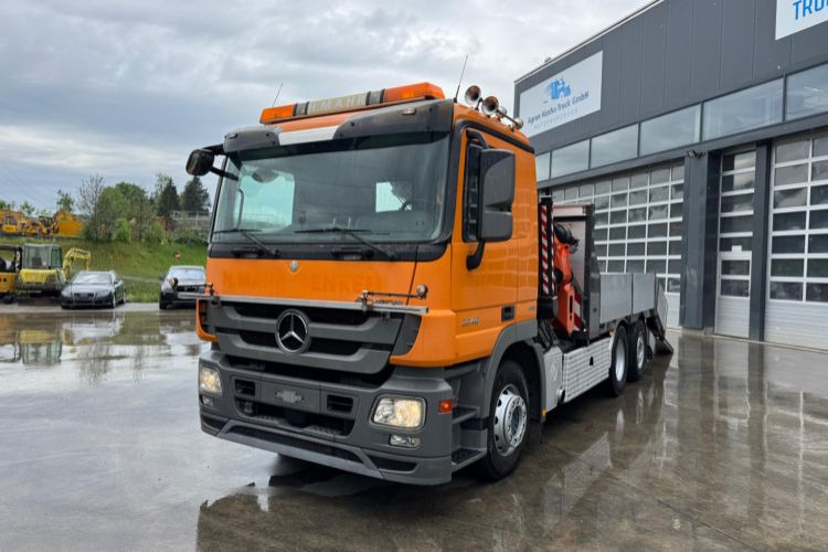 Mercedes-Benz Actros 2548 Atlas 290 Baumaschinentaxi - Camión grúa: foto 1 Mercedes-Benz Actros 2548 Atlas 290 Baumaschinentaxi - Camión grúa: foto 1