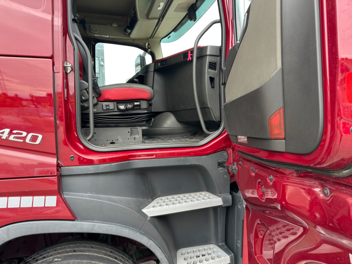 VOLVO FH-420 4x2 LBW - Camión lona: foto 5 VOLVO FH-420 4x2 LBW - Camión lona: foto 5