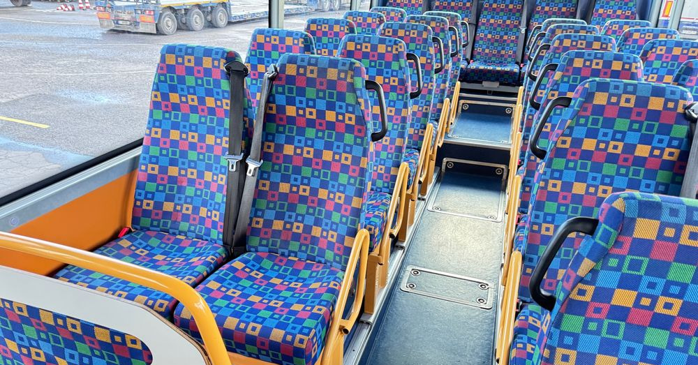 Irisbus Recreo Crosway / KLIMATYZACJA/ 59+1 miejsc/ tector / CENA: 78000zł netto - Autobús suburbano: foto 5 Irisbus Recreo Crosway / KLIMATYZACJA/ 59+1 miejsc/ tector / CENA: 78000zł netto - Autobús suburbano: foto 5