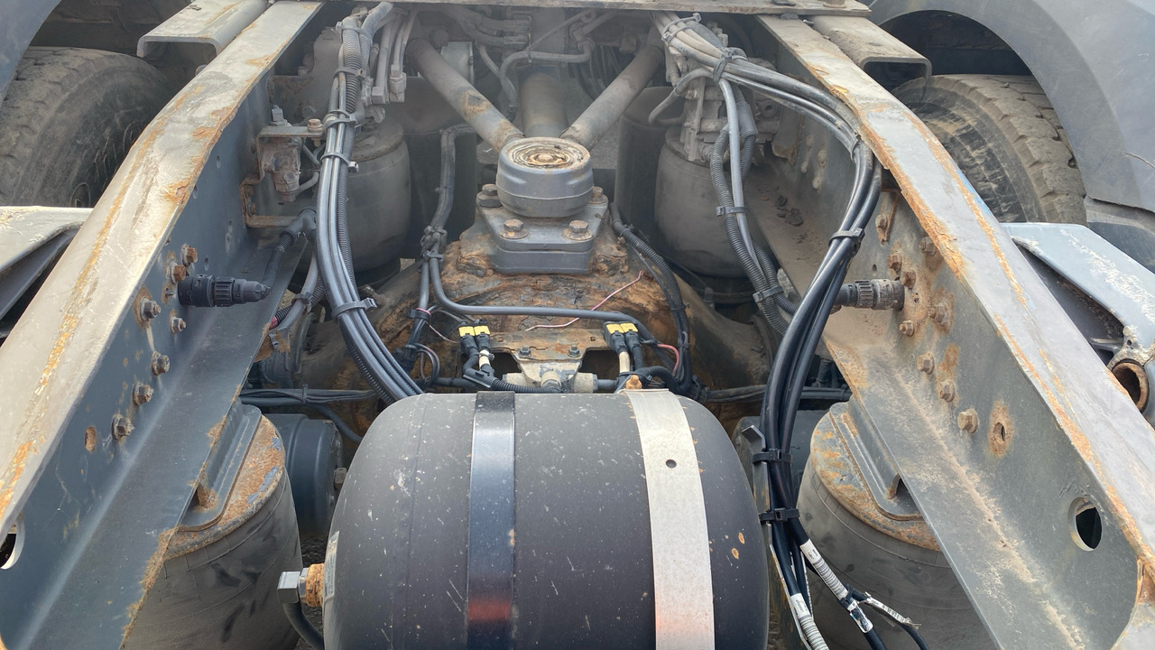 Cabeza tractora DAF CF 440: foto 12