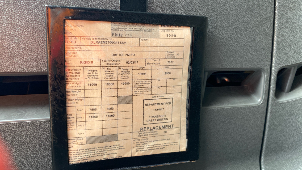 Camión caja cerrada DAF CF 250: foto 11