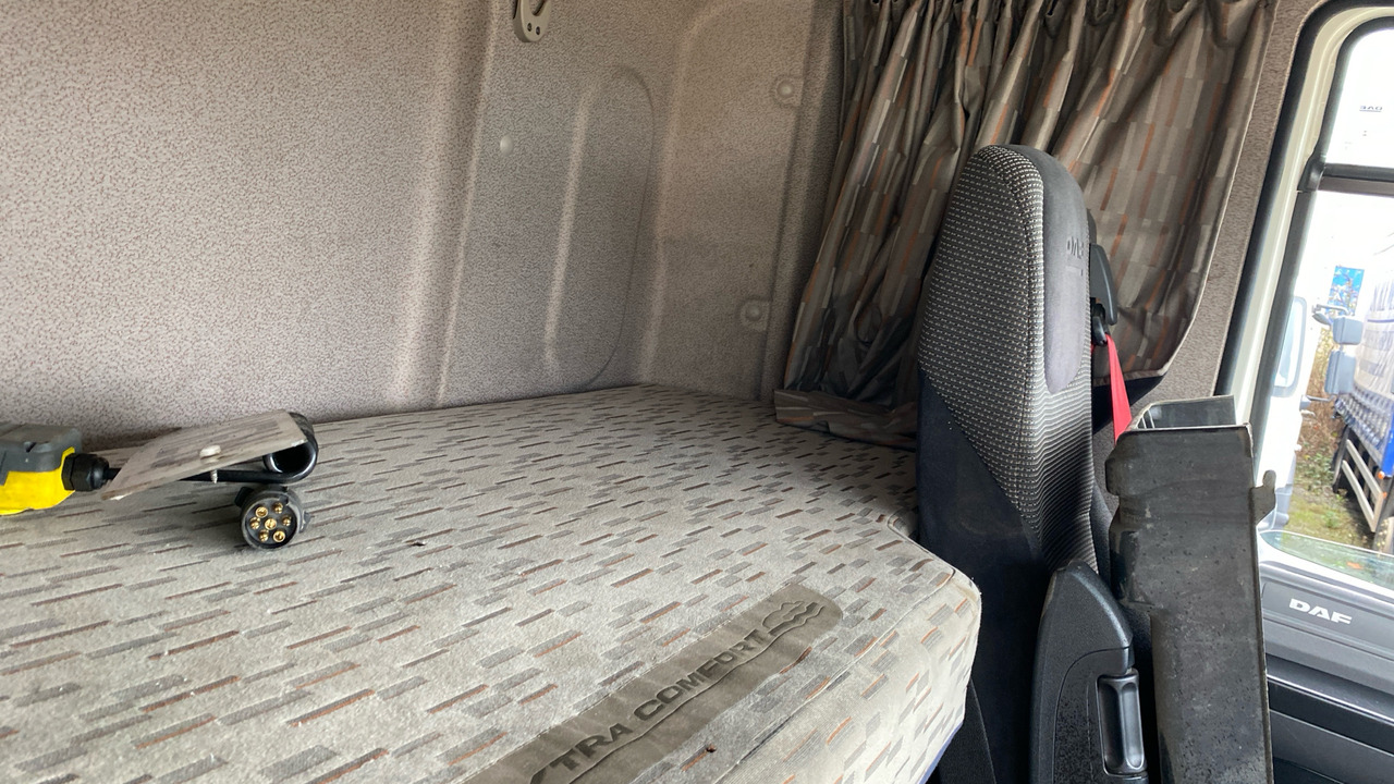 Camión caja cerrada DAF CF 250: foto 8