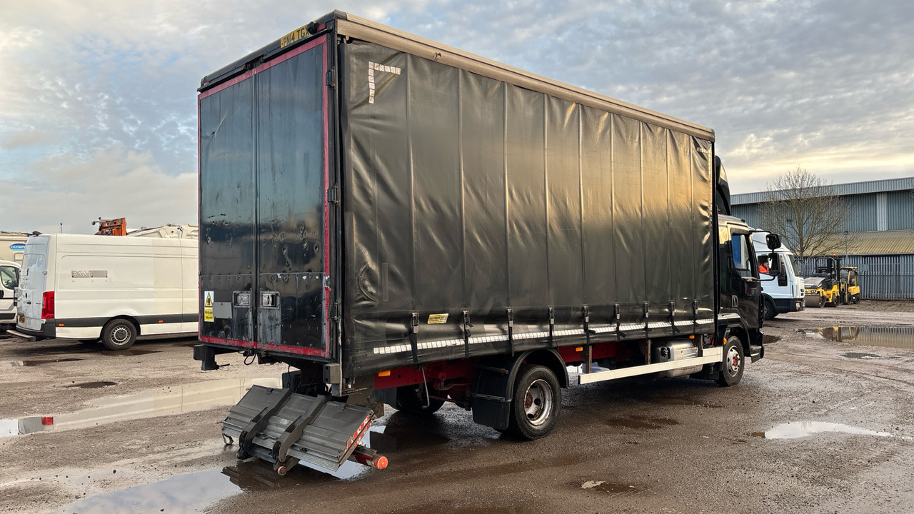 DAF LF 150 - Camión lona: foto 4 DAF LF 150 - Camión lona: foto 4