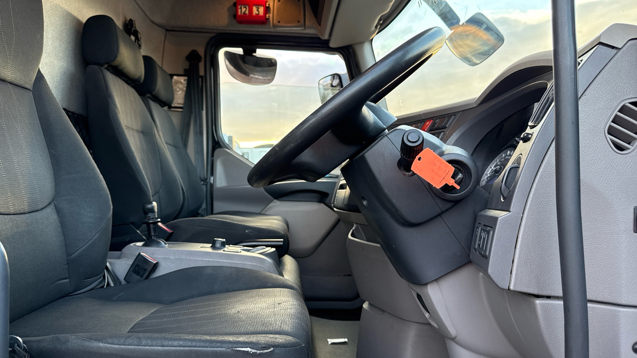 DAF LF 180 - Camión lona: foto 5 DAF LF 180 - Camión lona: foto 5