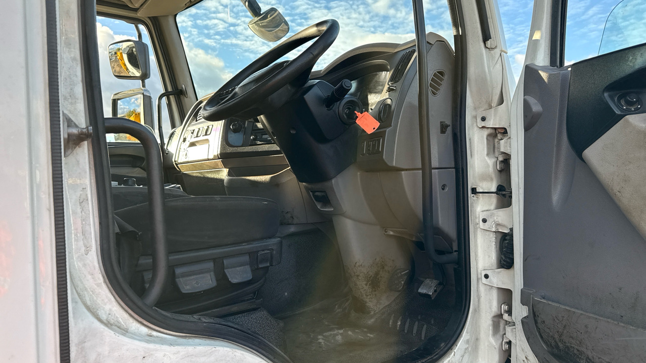 DAF LF 260 - Construcción de carreteras: foto 5 DAF LF 260 - Construcción de carreteras: foto 5