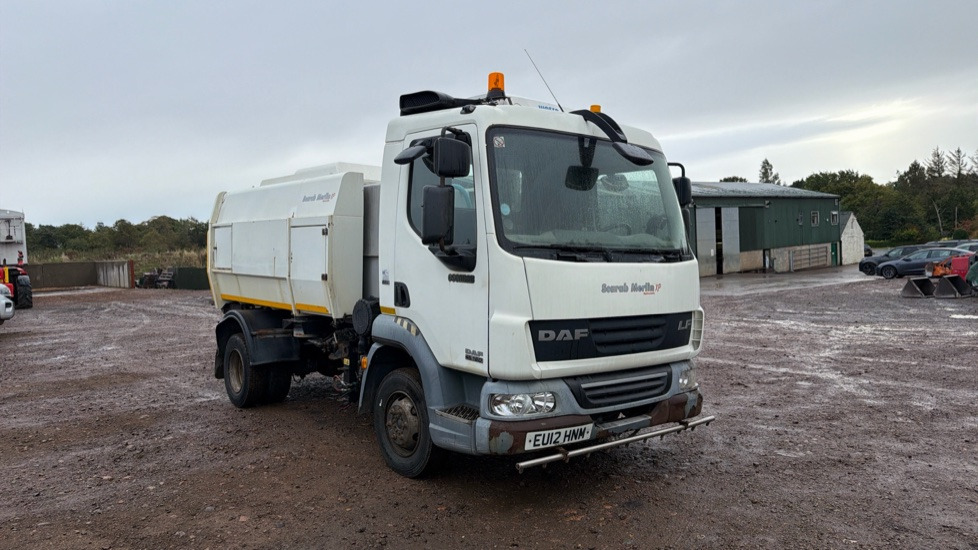 DAF LF 45.160 - Barredora vial: foto 1 DAF LF 45.160 - Barredora vial: foto 1