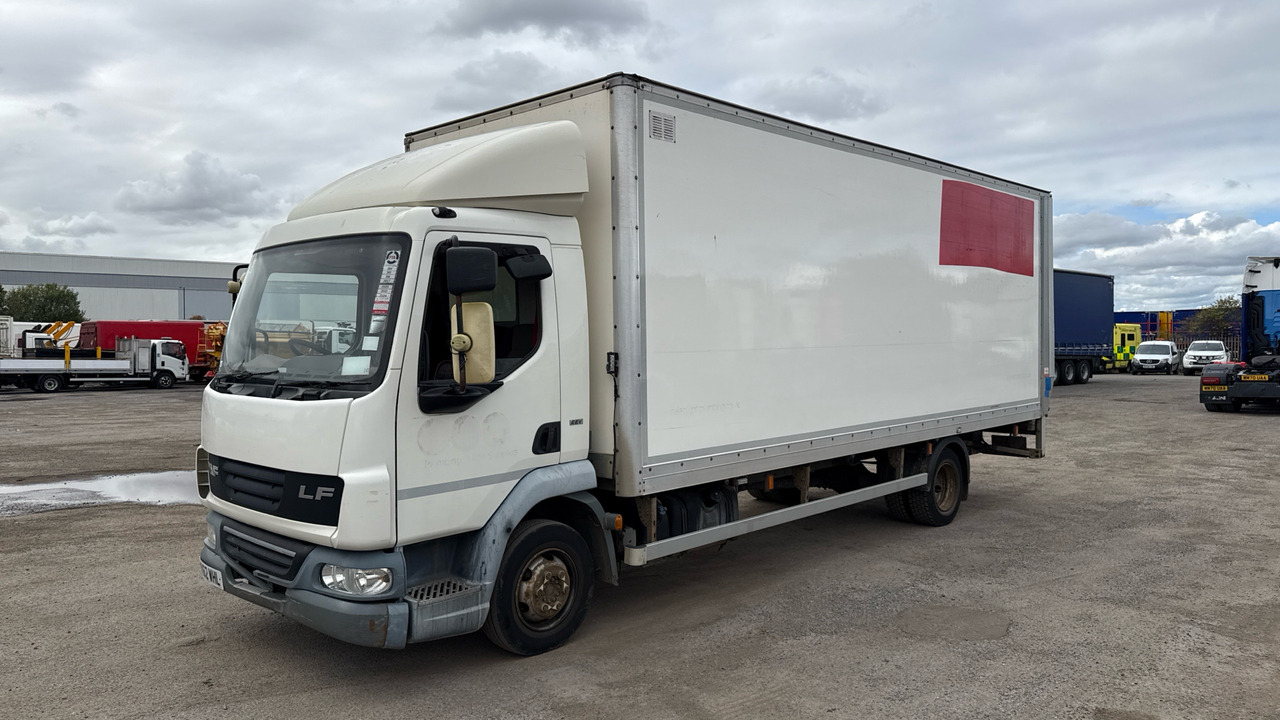 DAF LF 45 - Camión caja cerrada: foto 2 DAF LF 45 - Camión caja cerrada: foto 2