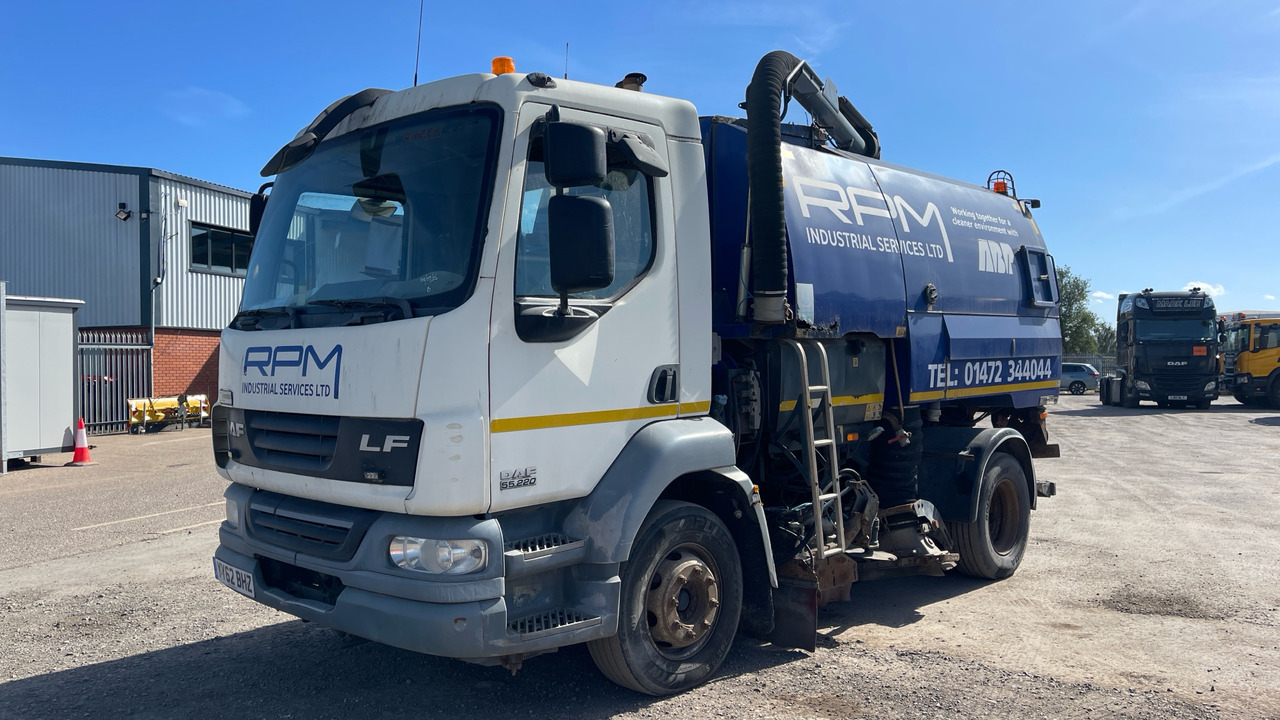DAF LF 55.220 - Barredora vial: foto 2 DAF LF 55.220 - Barredora vial: foto 2