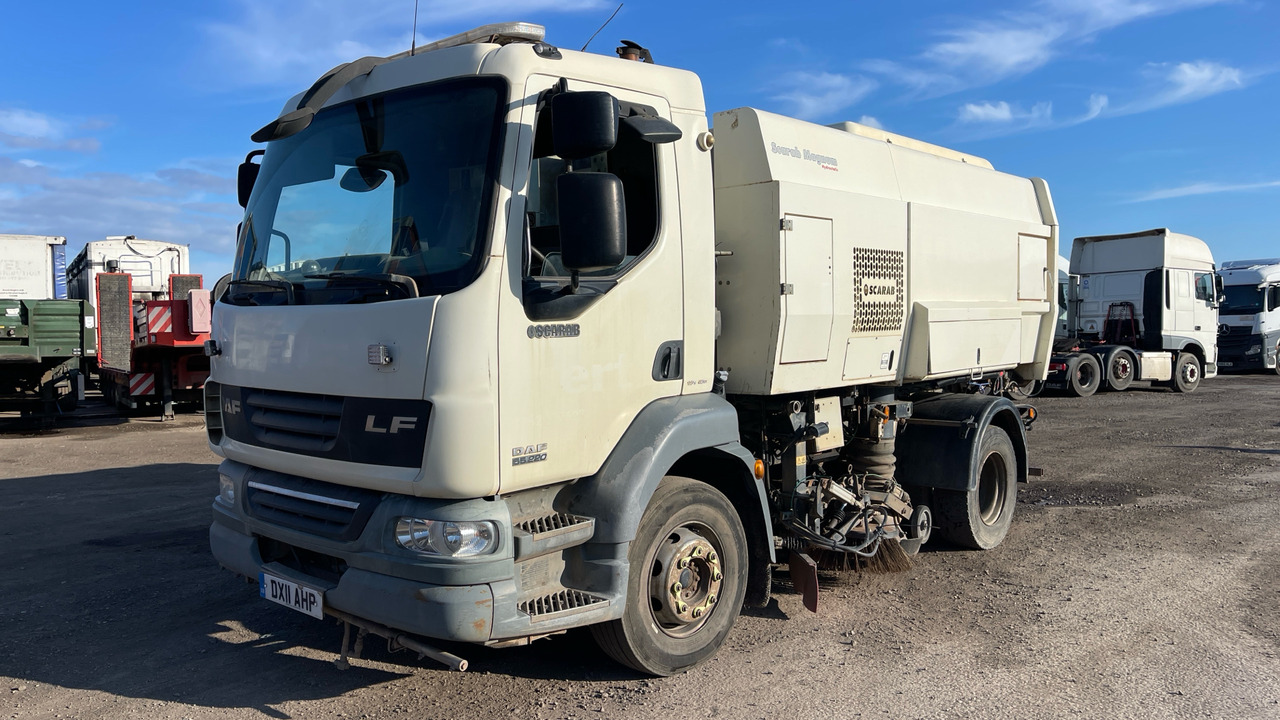 DAF LF 55.220 - Barredora vial: foto 2 DAF LF 55.220 - Barredora vial: foto 2