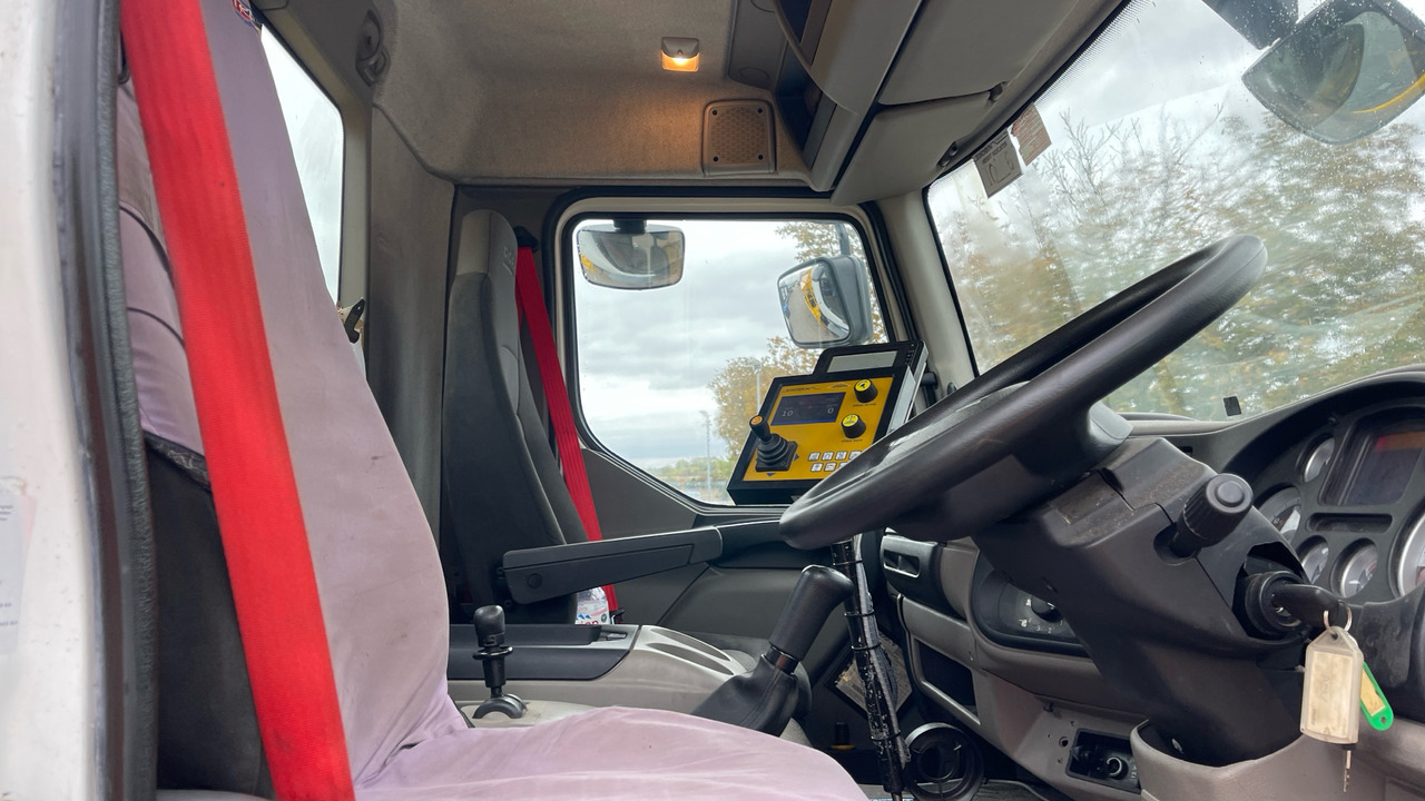 DAF LF 55.220 - Máquina quitanieve: foto 5 DAF LF 55.220 - Máquina quitanieve: foto 5