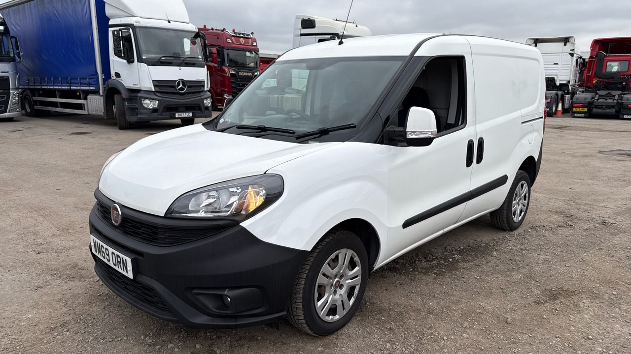 FIAT DOBLO 1.3 Multijet 95 - Furgoneta pequeña: foto 2 FIAT DOBLO 1.3 Multijet 95 - Furgoneta pequeña: foto 2