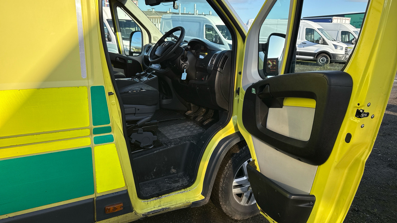 FIAT DUCATO 42 2.3 MULTIJET II - Ambulancia: foto 5 FIAT DUCATO 42 2.3 MULTIJET II - Ambulancia: foto 5