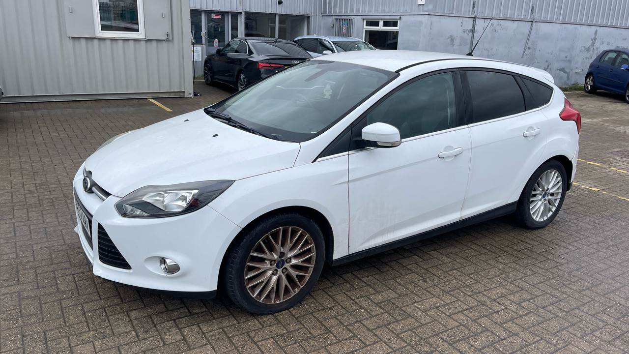 FORD FOCUS 1.0 ECO BOOST - Hatchback: foto 2 FORD FOCUS 1.0 ECO BOOST - Hatchback: foto 2