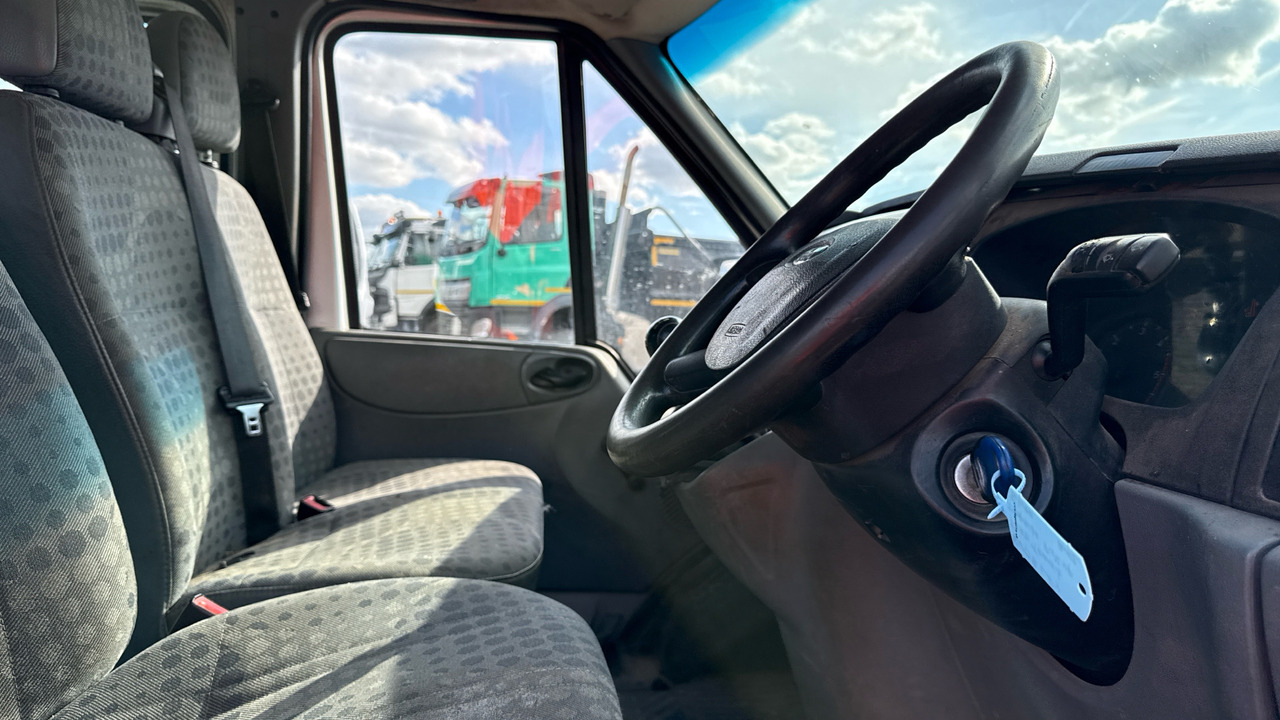 FORD TRANSIT 350L 115PS - Furgoneta caja abierta: foto 5 FORD TRANSIT 350L 115PS - Furgoneta caja abierta: foto 5